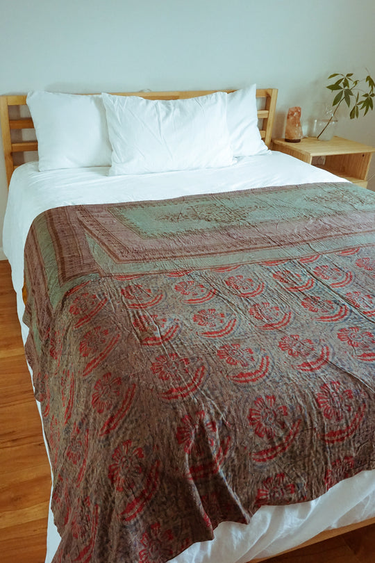 KANTHA THROW